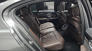 BMW 7-SERIES G11 2016
