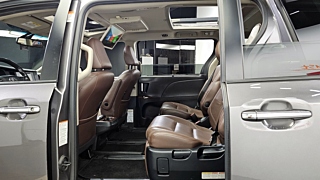 TOYOTA SIENNA 2017