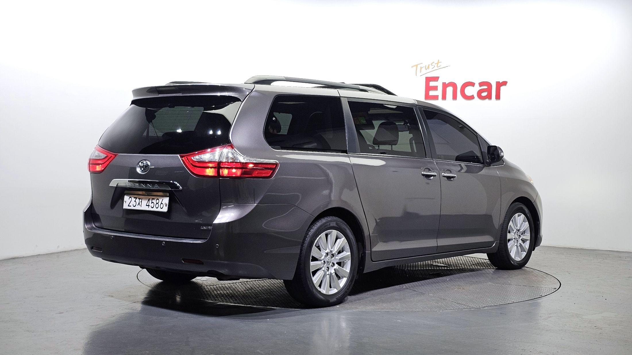 TOYOTA SIENNA 2017