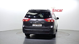 TOYOTA SIENNA 2017