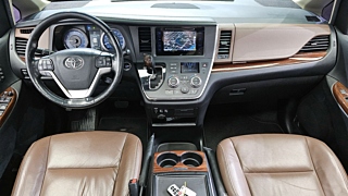 TOYOTA SIENNA 2017