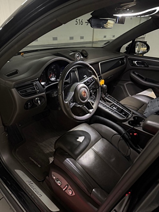 PORSCHE MACAN 2019