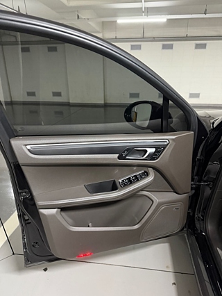 PORSCHE MACAN 2019