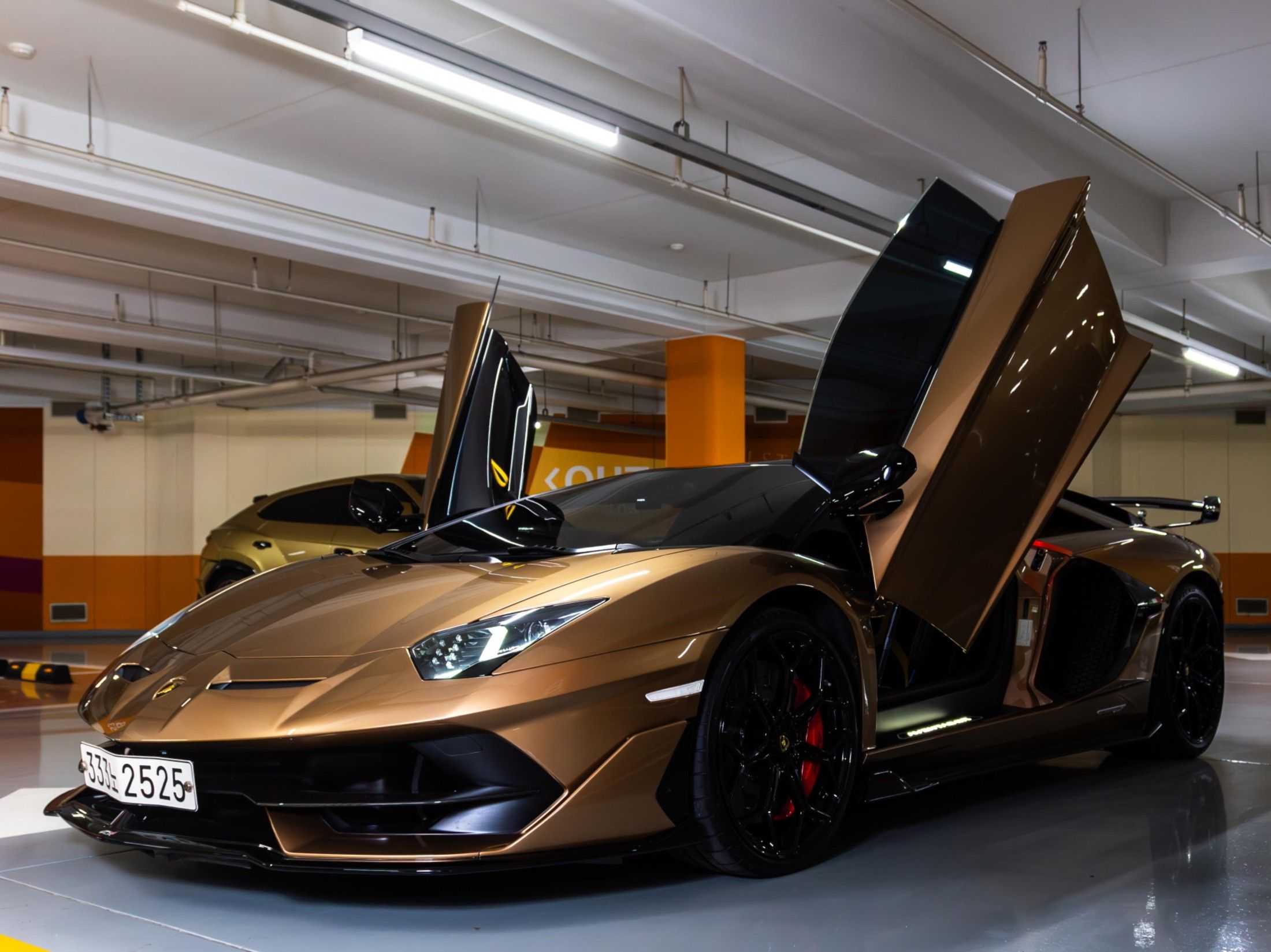 LAMBORGHINI AVENTADOR 2021