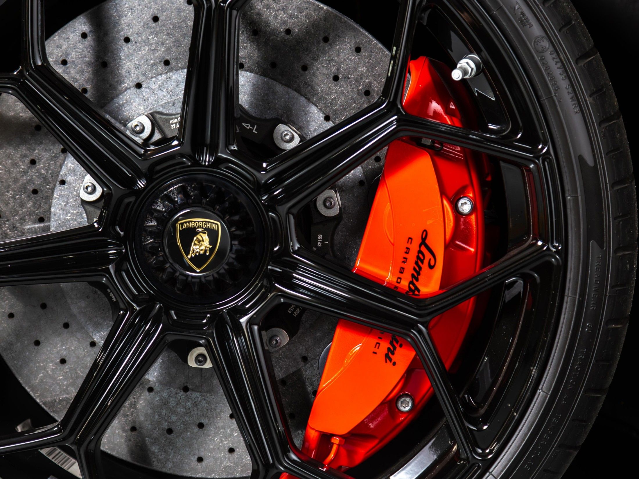 LAMBORGHINI AVENTADOR 2021