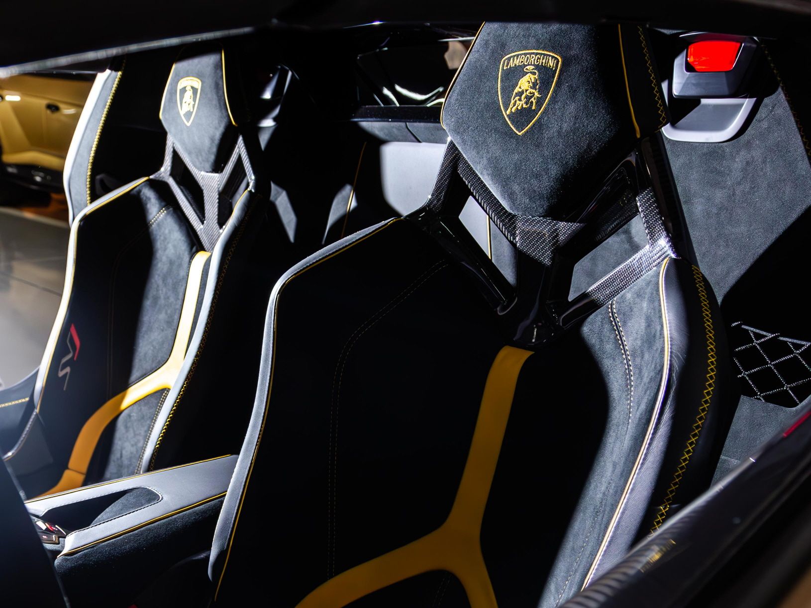 LAMBORGHINI AVENTADOR 2021