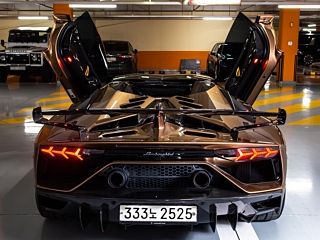 LAMBORGHINI AVENTADOR 2021
