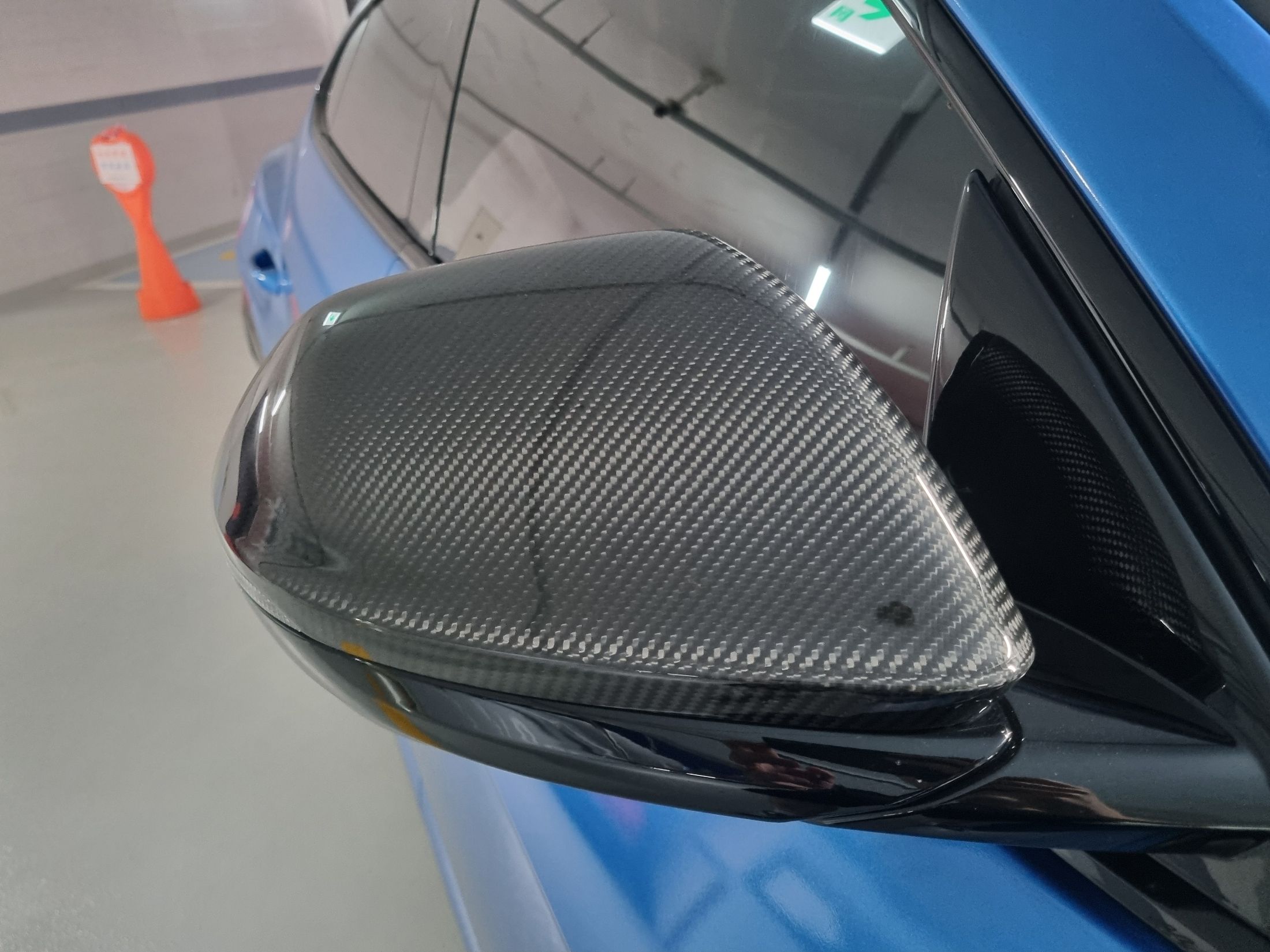 LAMBORGHINI URUS 2021