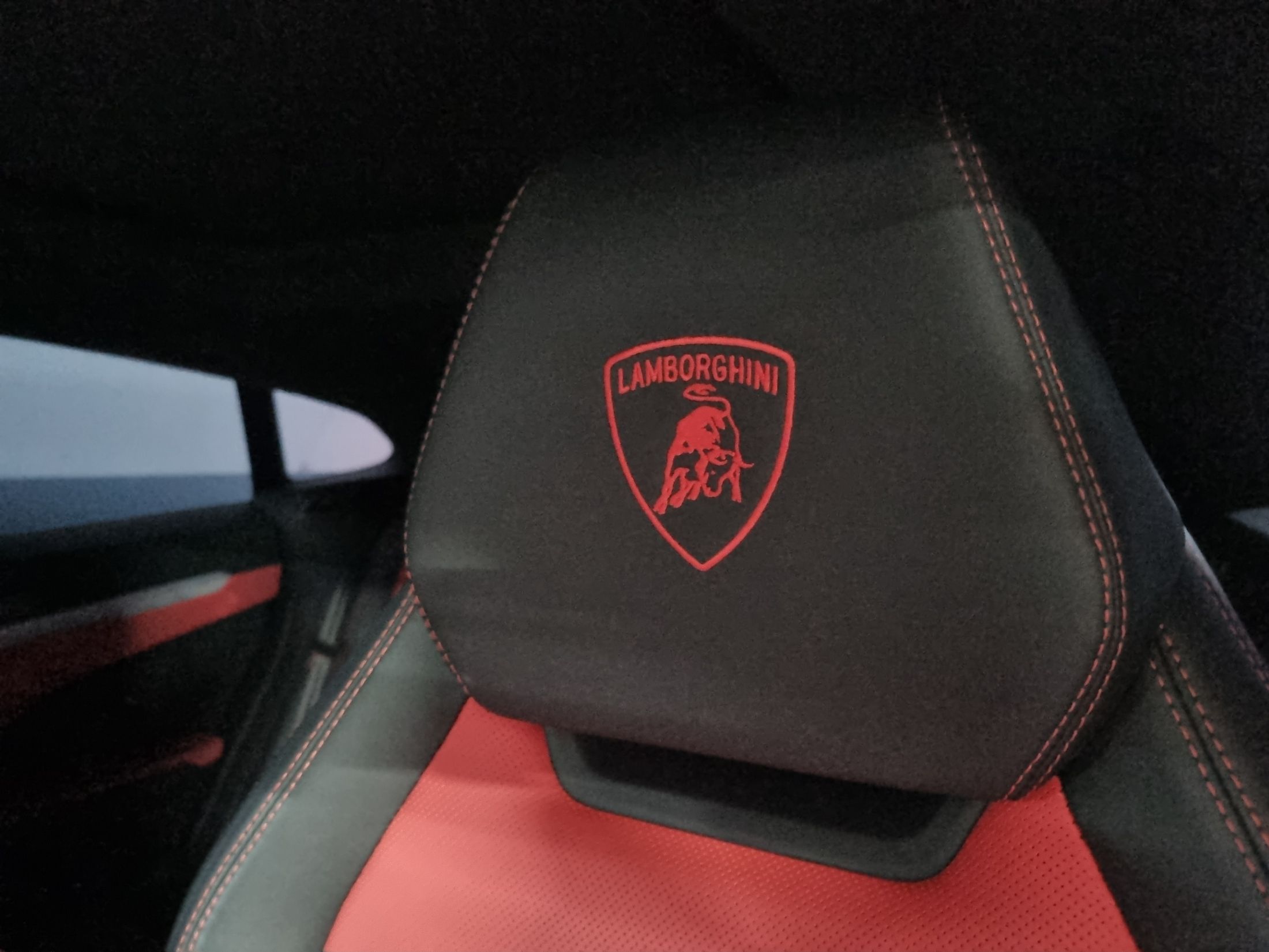 LAMBORGHINI URUS 2021