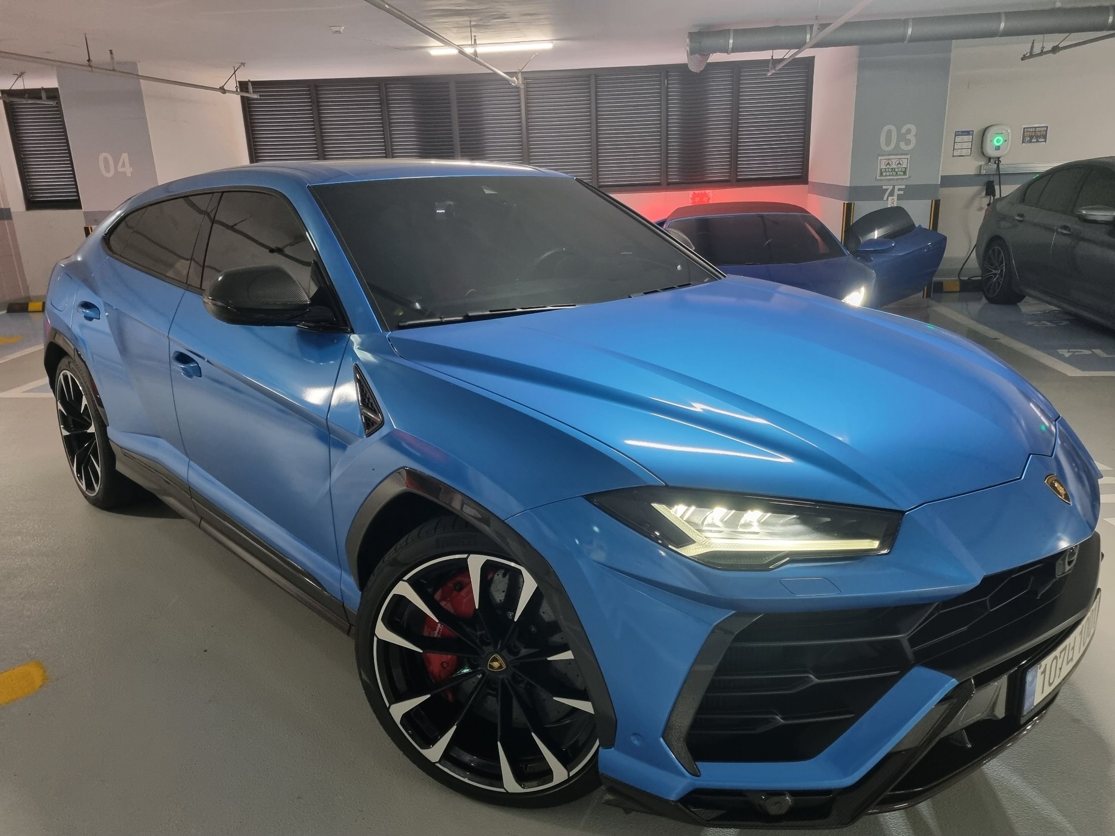 LAMBORGHINI URUS 2021