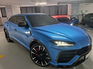 LAMBORGHINI URUS 2021
