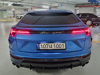 LAMBORGHINI URUS 2021