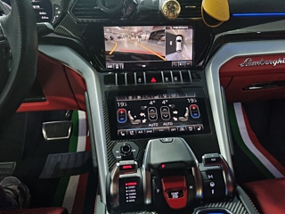 LAMBORGHINI URUS 2021