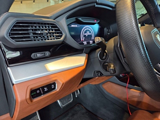 LAMBORGHINI URUS 2019