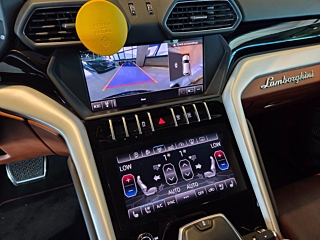 LAMBORGHINI URUS 2019