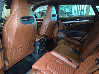 LAMBORGHINI URUS 2019