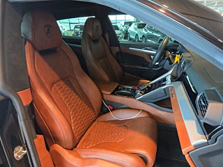 LAMBORGHINI URUS 2019