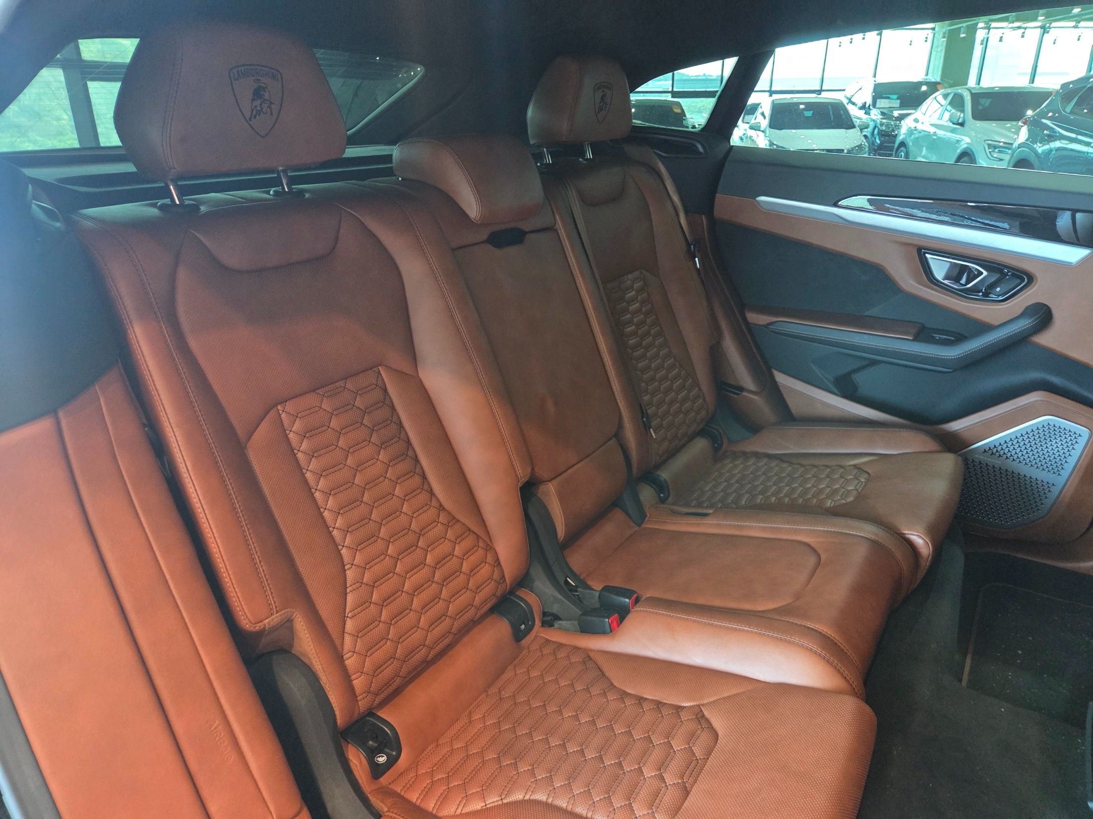 LAMBORGHINI URUS 2019