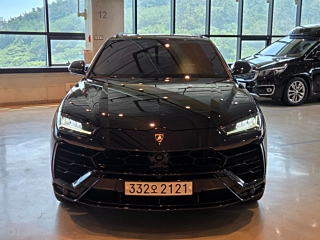 LAMBORGHINI URUS 2019
