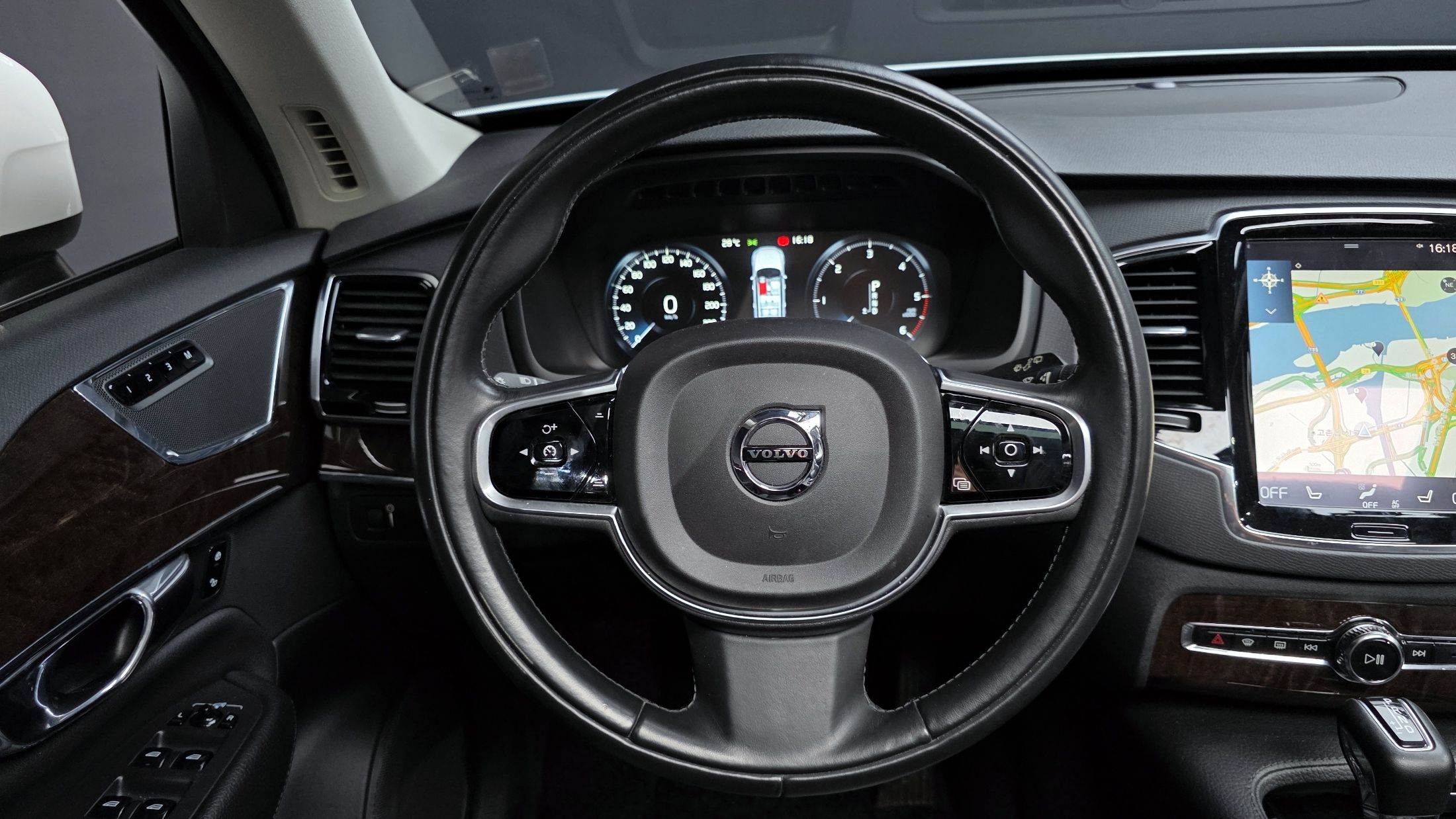 VOLVO XC90 2016
