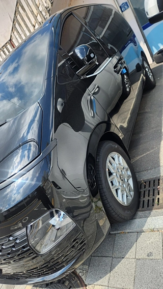 HYUNDAI STARIA  4WD Tourer 9 Seater 2025