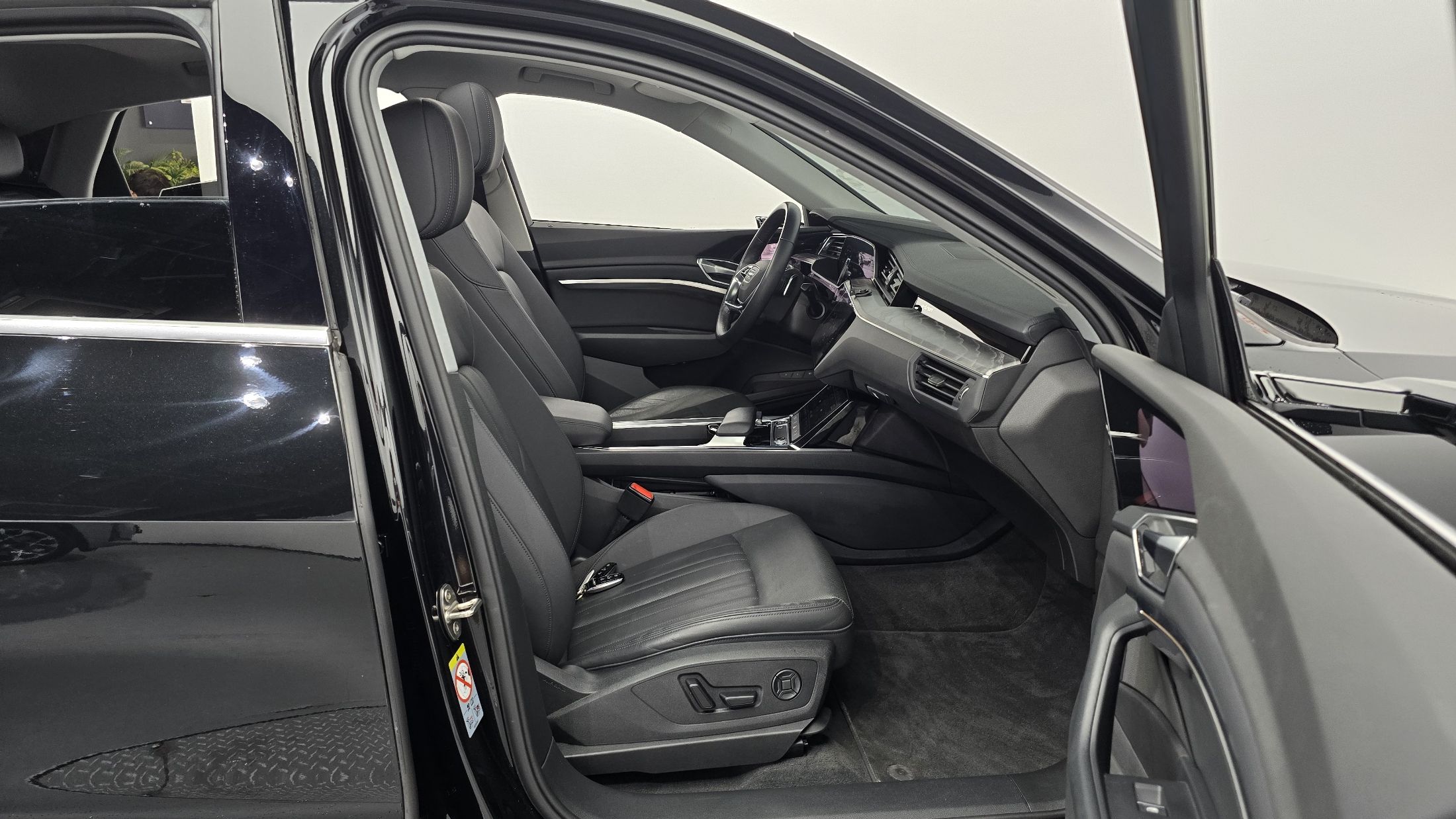 AUDI E-TRON 2022