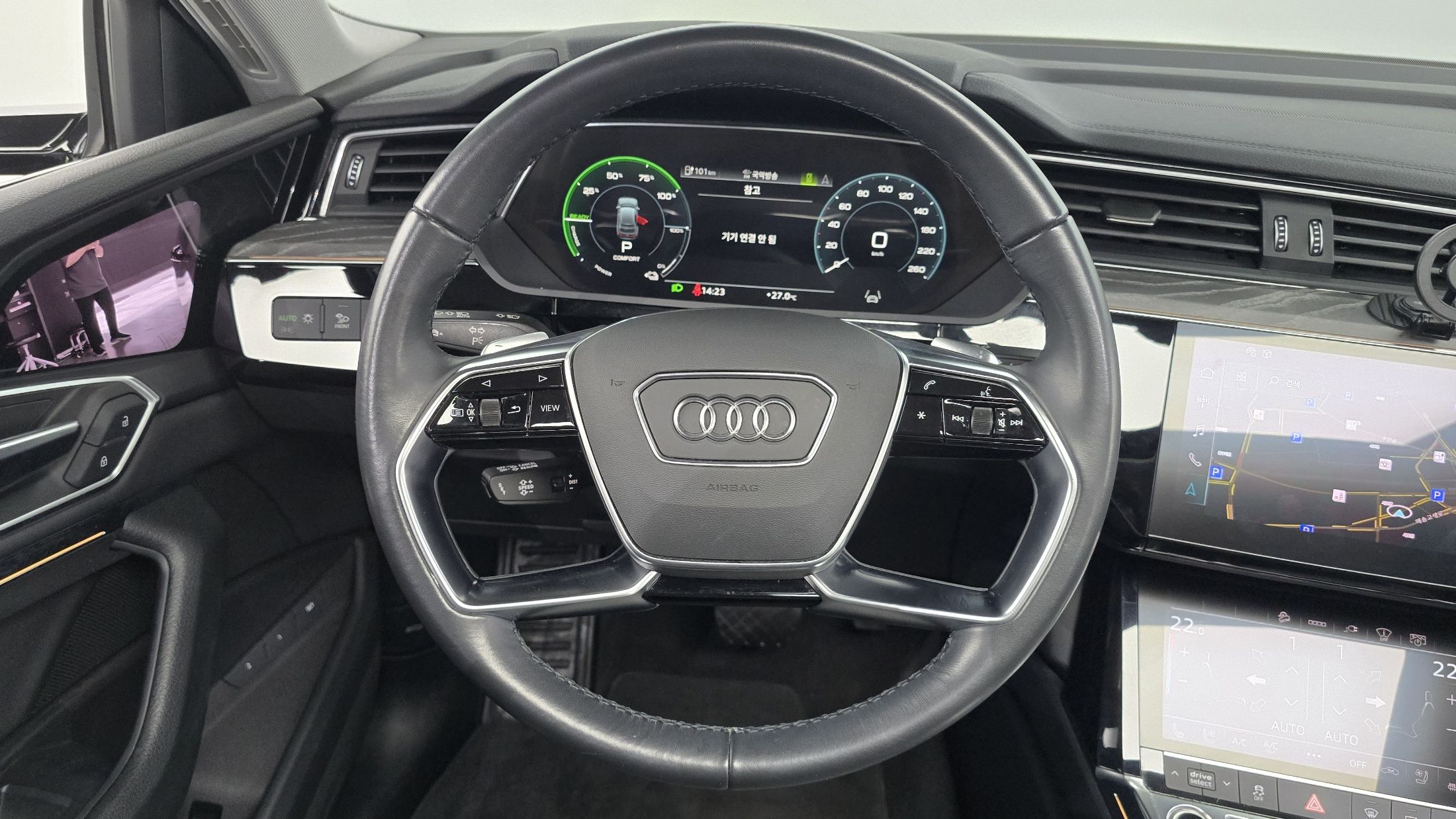 AUDI E-TRON 2022