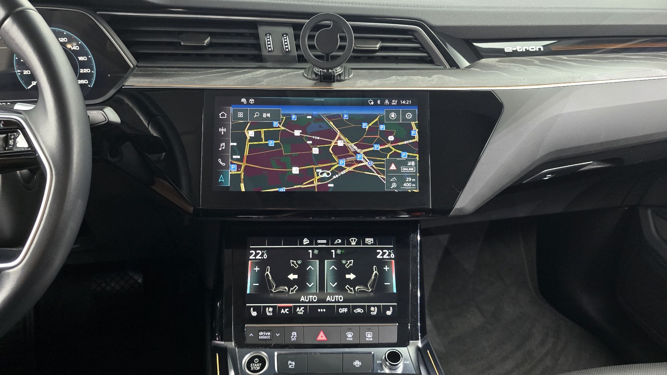 AUDI E-TRON 2022