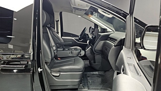 HYUNDAI STARIA 2025