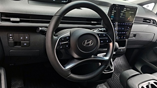 HYUNDAI STARIA 2025