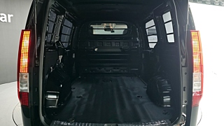 HYUNDAI STARIA 2025