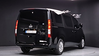 HYUNDAI STARIA 2025