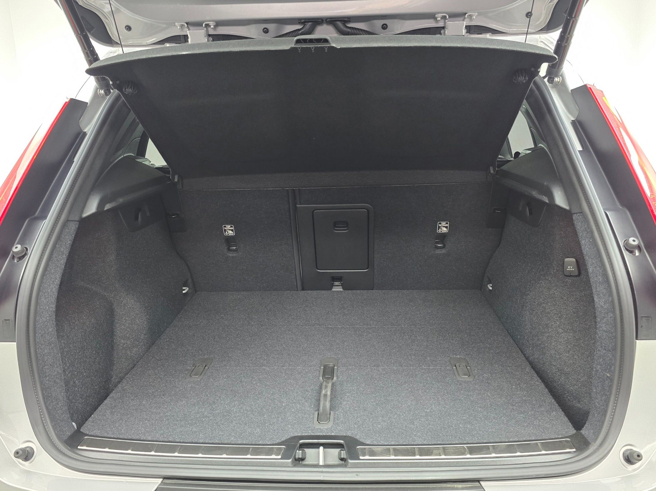 VOLVO XC40 2024
