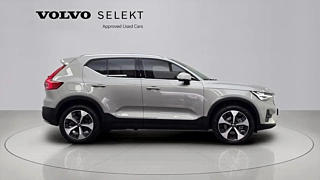 VOLVO XC40 2024