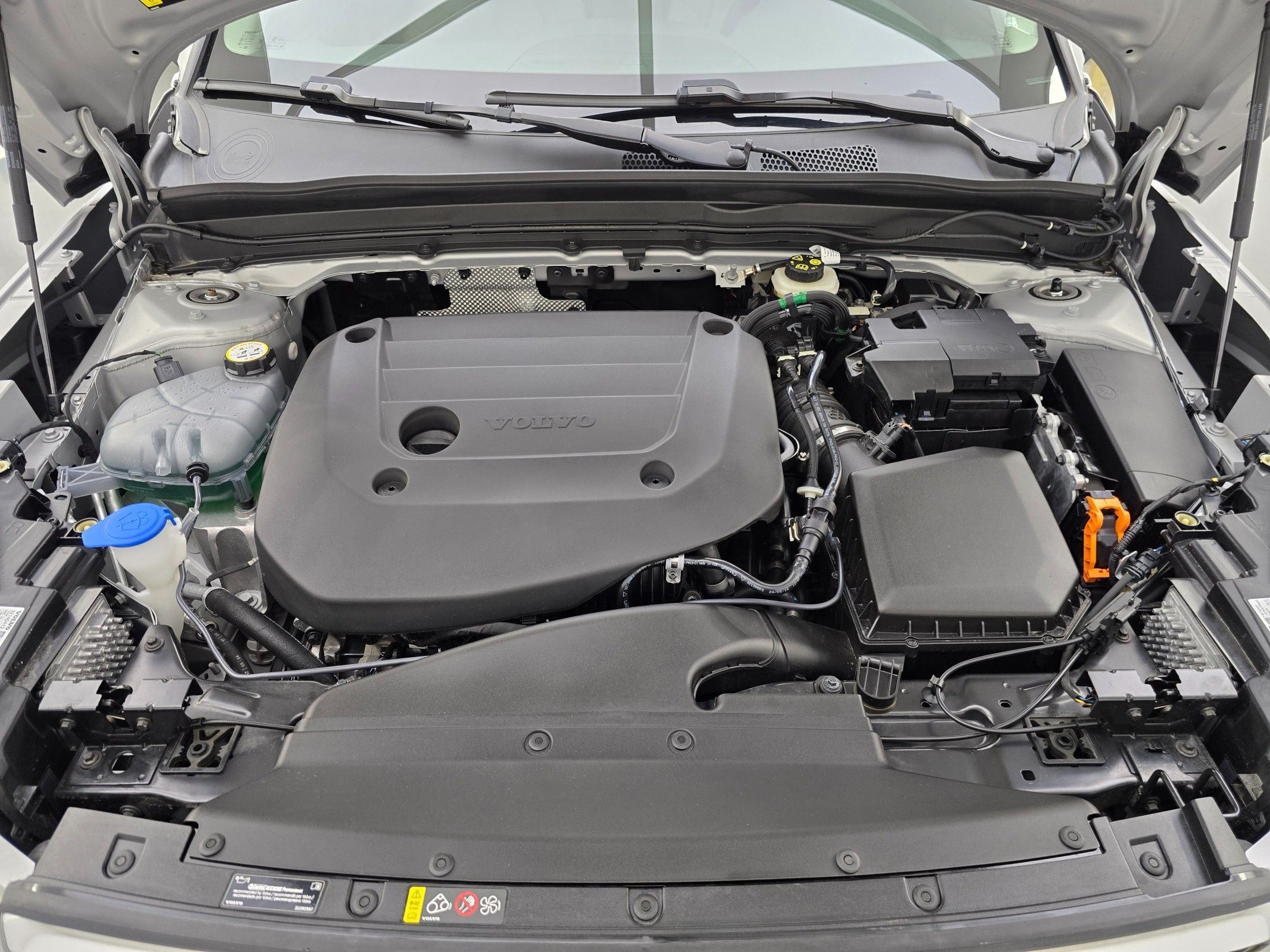 VOLVO XC40 2024