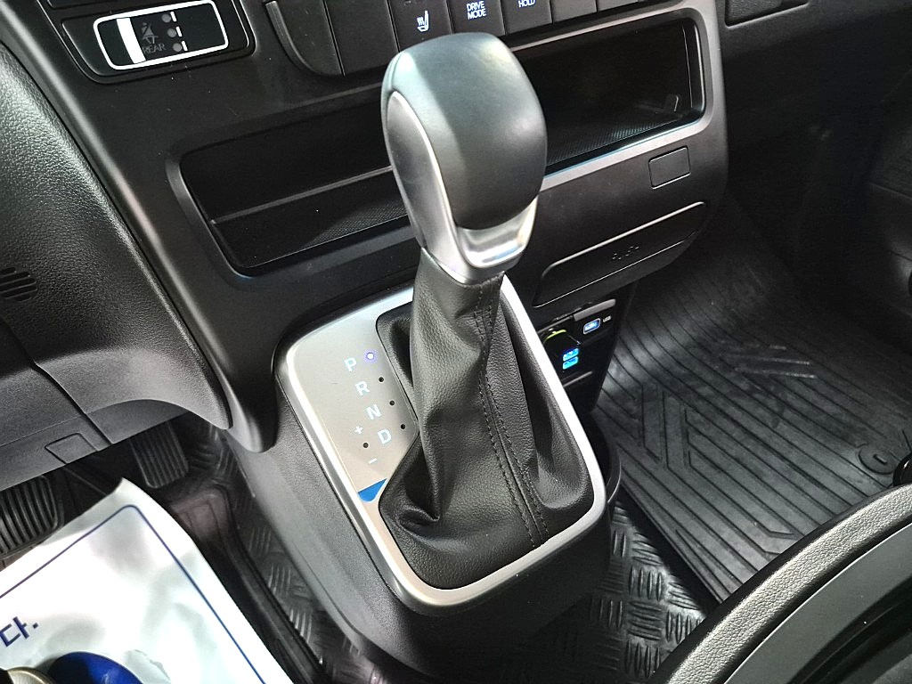 HYUNDAI STARIA 2022