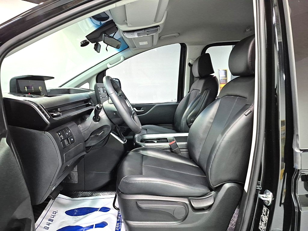 HYUNDAI STARIA 2022