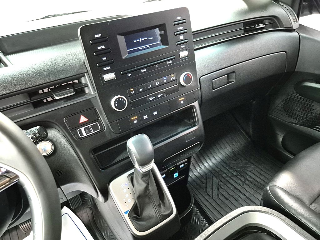 HYUNDAI STARIA 2022