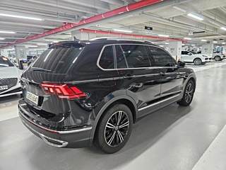 VOLKSWAGEN TIGUAN 2021