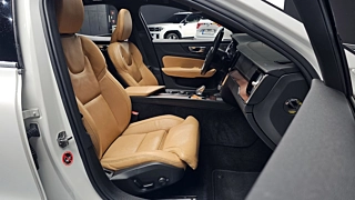 VOLVO S60  3 GENERATION B5 Insignia 2021