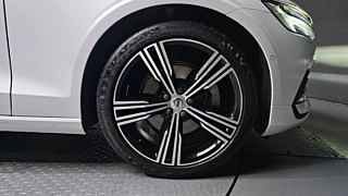 VOLVO S60  3 GENERATION B5 Insignia 2021