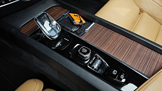 VOLVO S60  3 GENERATION B5 Insignia 2021