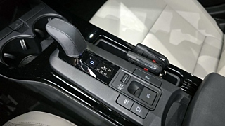 TOYOTA PRIUS  5 GENERATION 2.0 XLE 2024