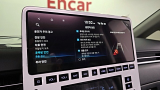 HYUNDAI STARIA 2025