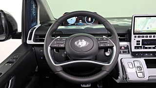 HYUNDAI STARIA 2025