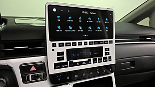 HYUNDAI STARIA 2025