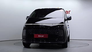HYUNDAI STARIA 2025