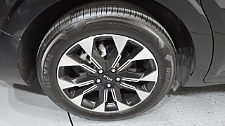KIA CARNIVAL 2023