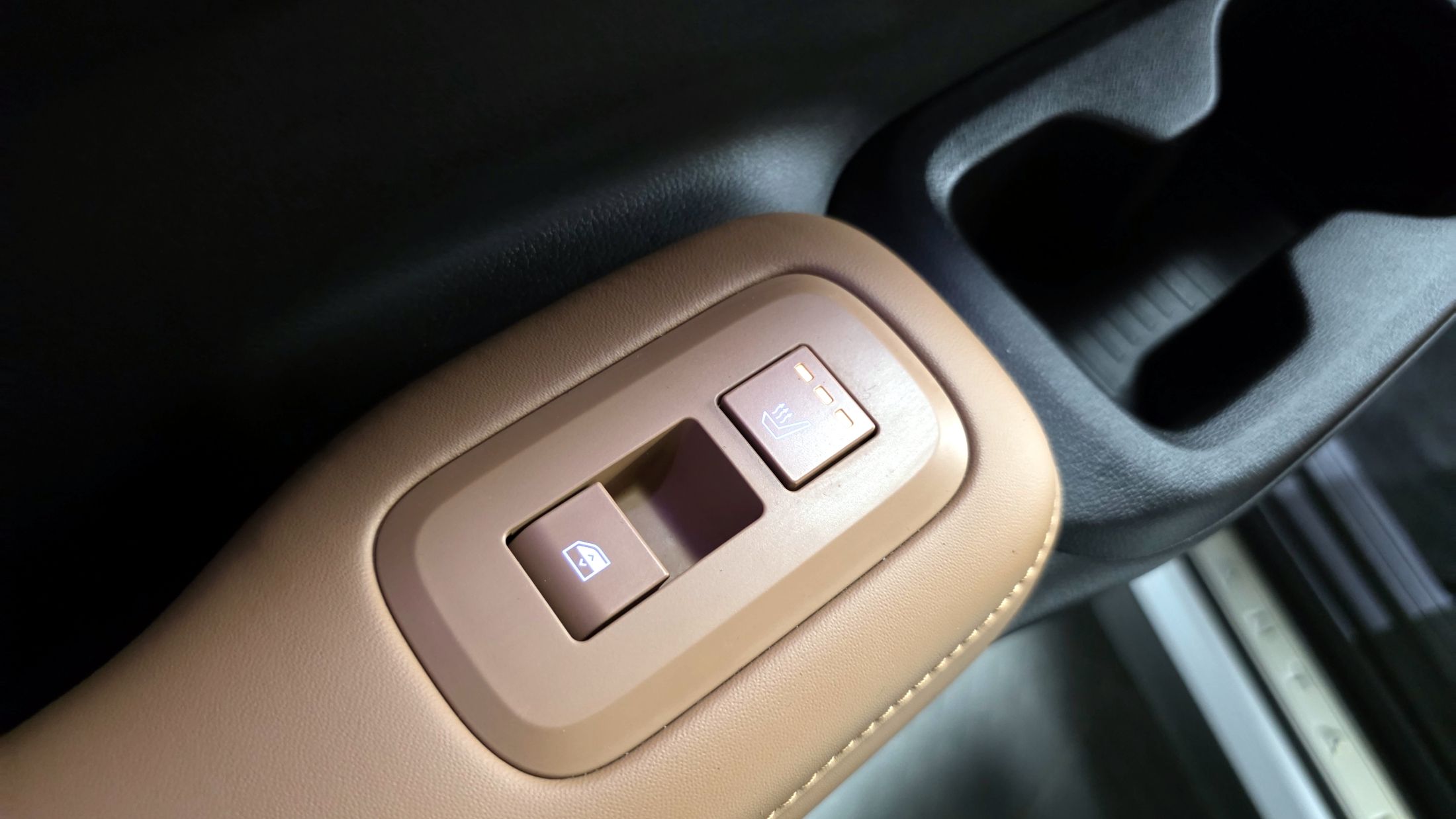 HYUNDAI SANTAFE MX5 2023