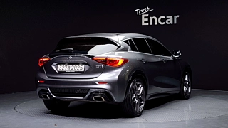 Заказать INFINITI Q30